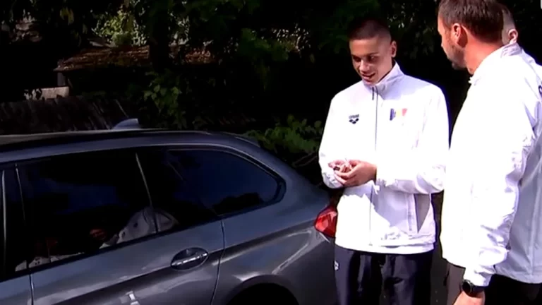 David Popovici a făcut senzație la întâlnirea cu Familia Regală a României: a mutat o mașină din telecomandă!